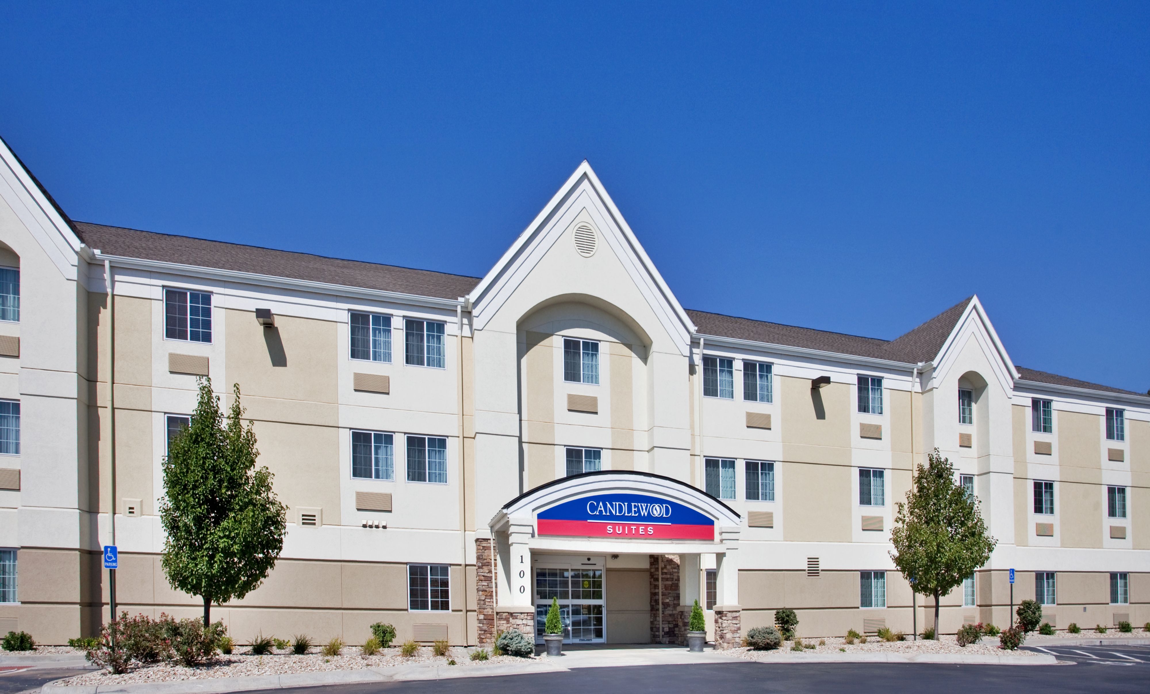 candlewood-suites-junction-city-2532430918-original.jpg