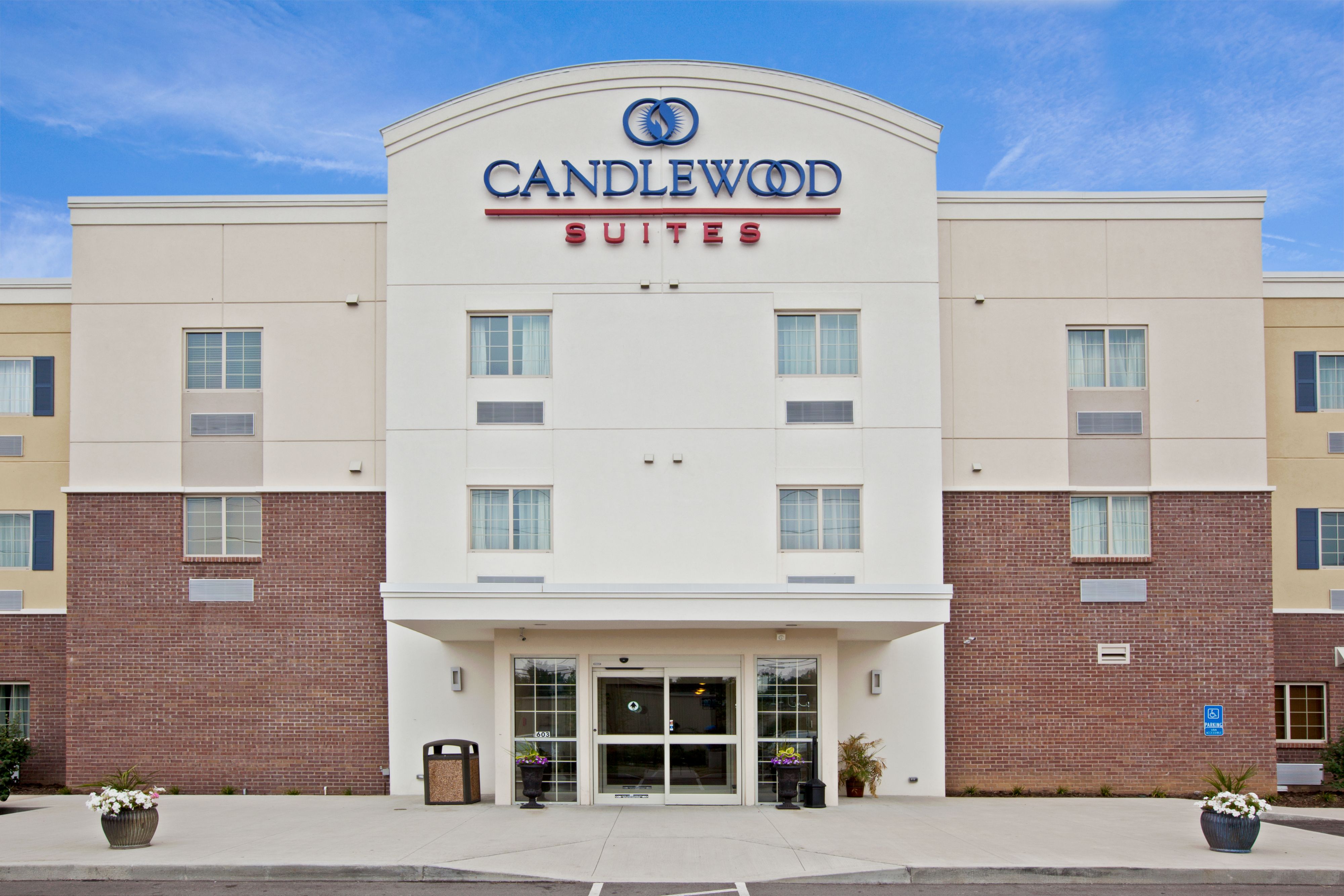 candlewood-suites-lexington-2532491292-original.jpg