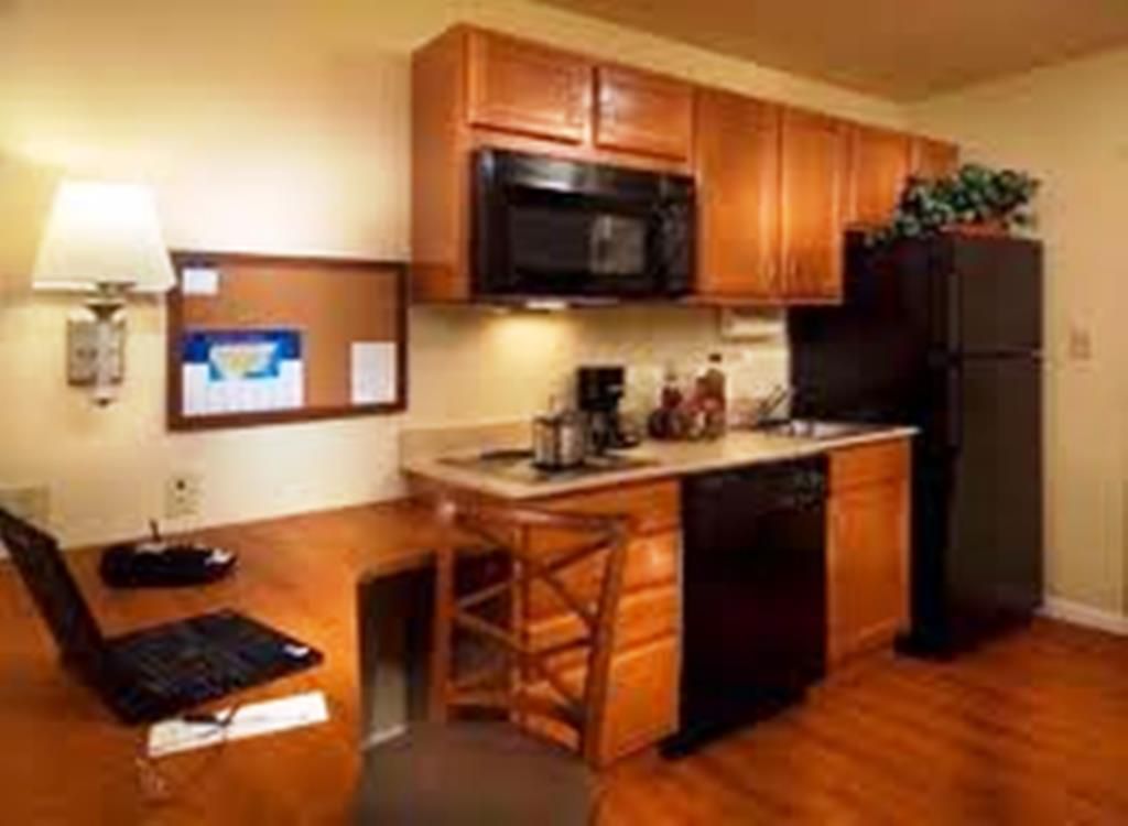 candlewood-suites-logan-2533296606-original.jpg