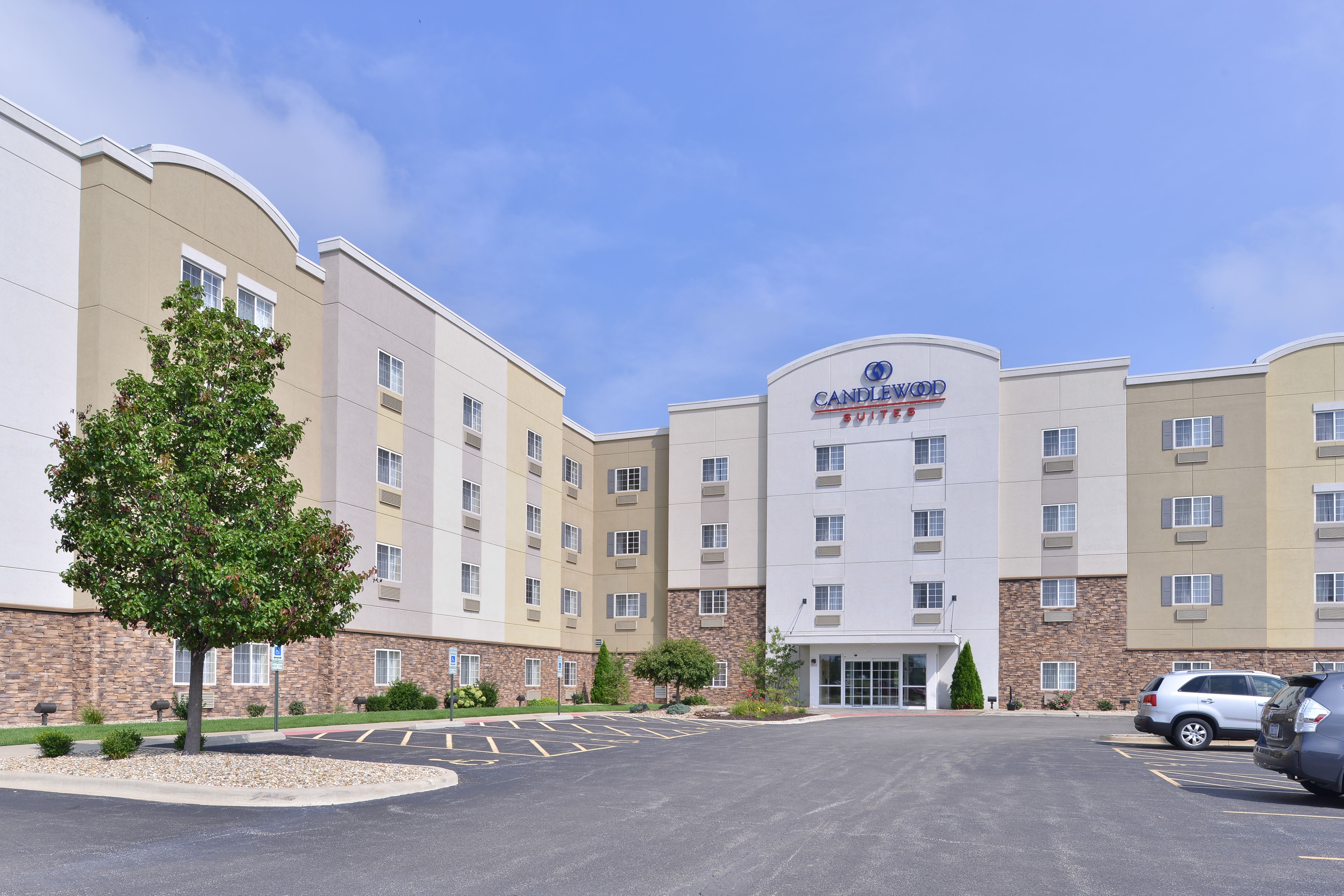 candlewood-suites-springfield-3285401758-original.jpg