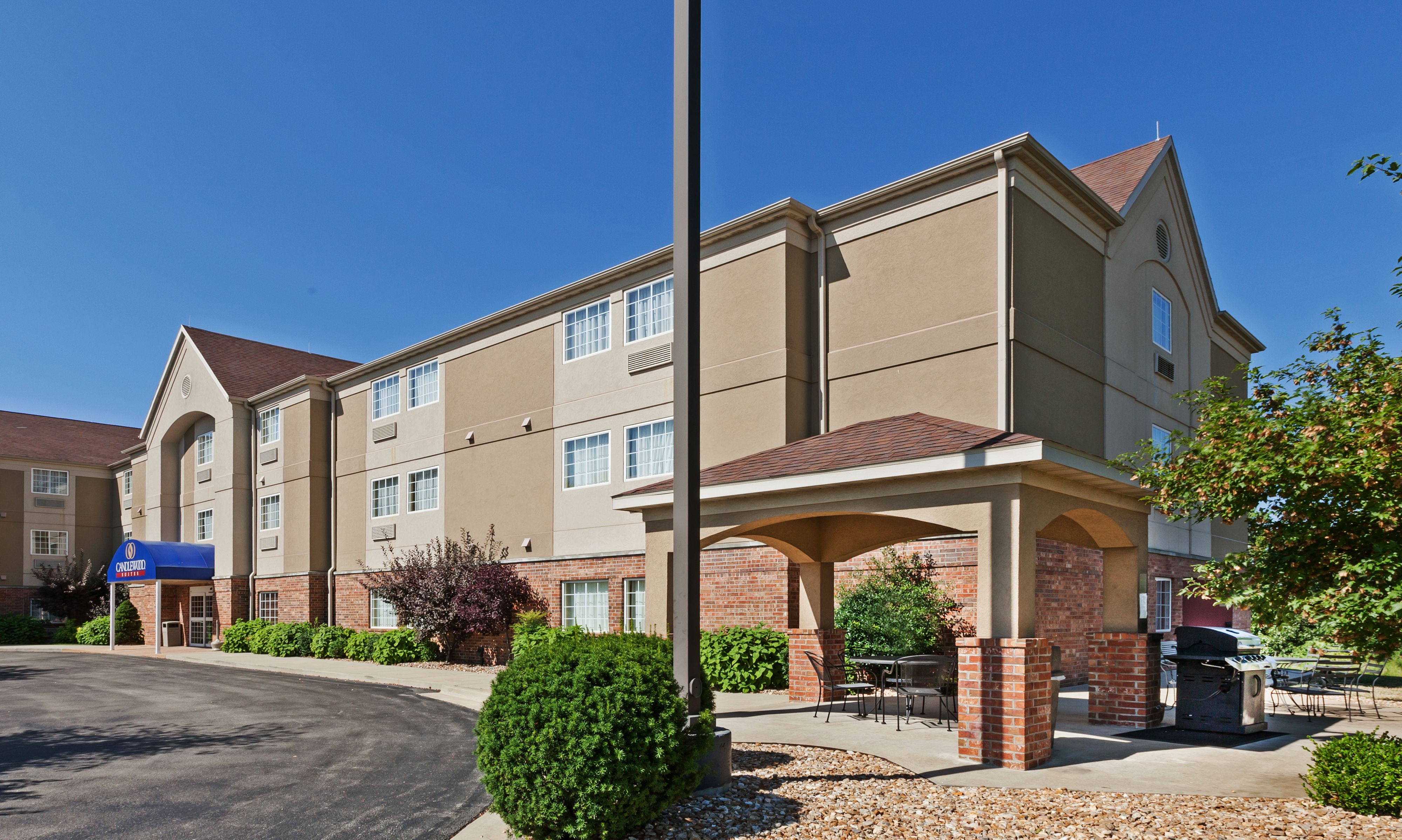 candlewood-suites-st.-robert-3168954296-original.jpg