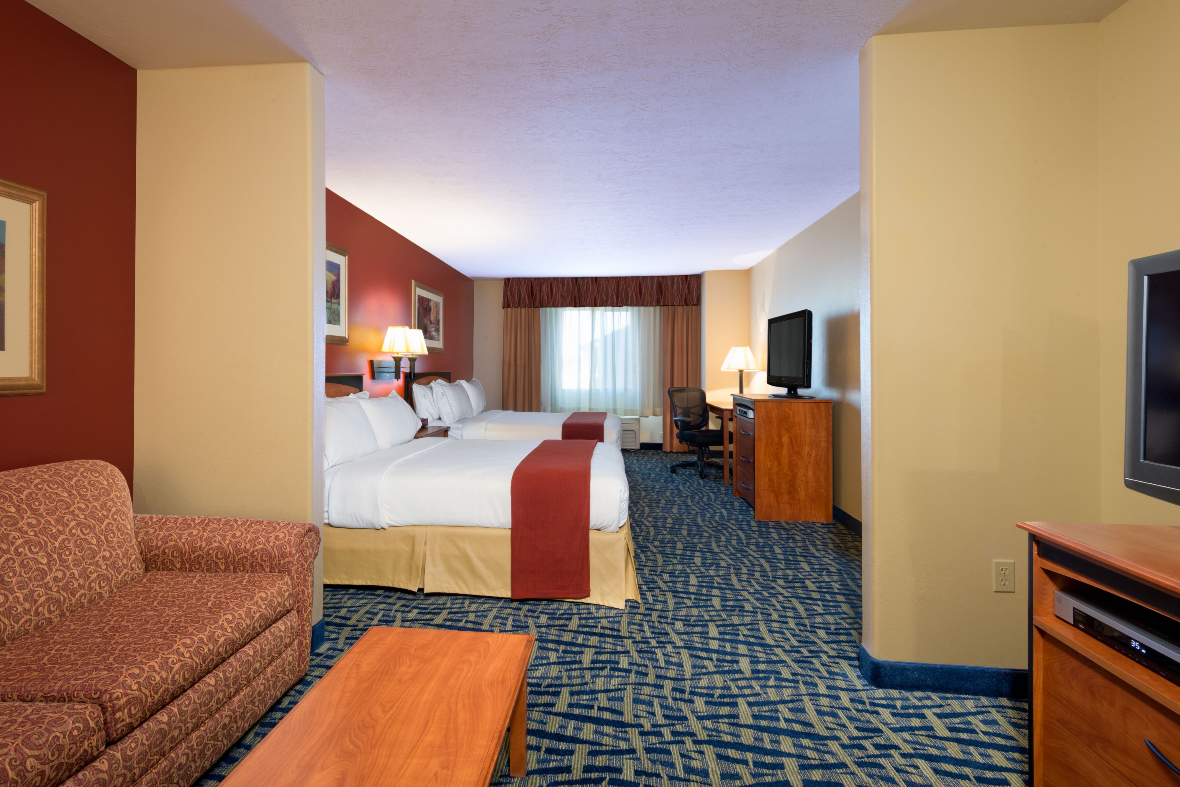 holiday-inn-express-and-suites-alamosa-3619429134-original.jpg