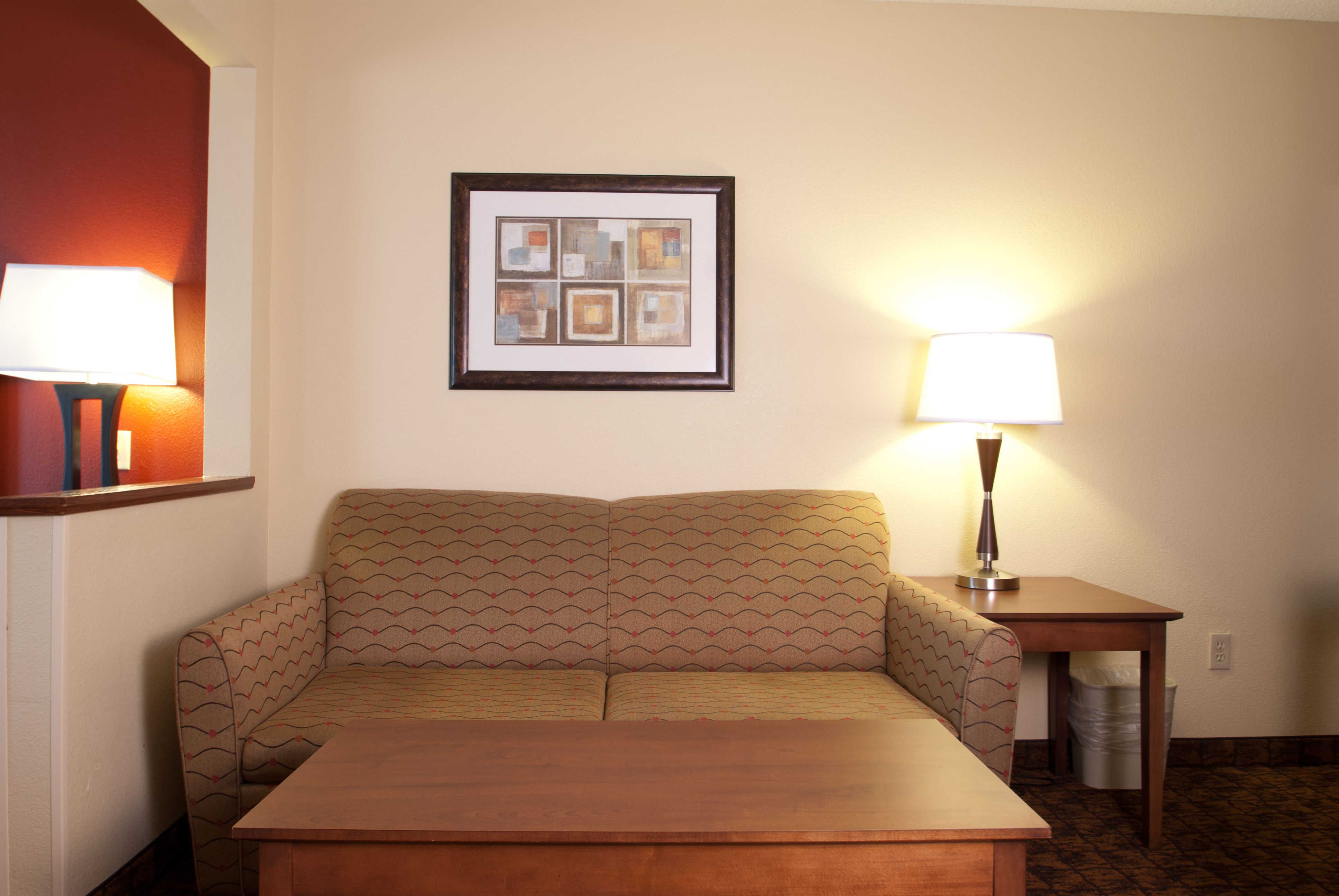 holiday-inn-express-and-suites-canyon-4026461467-original.jpg