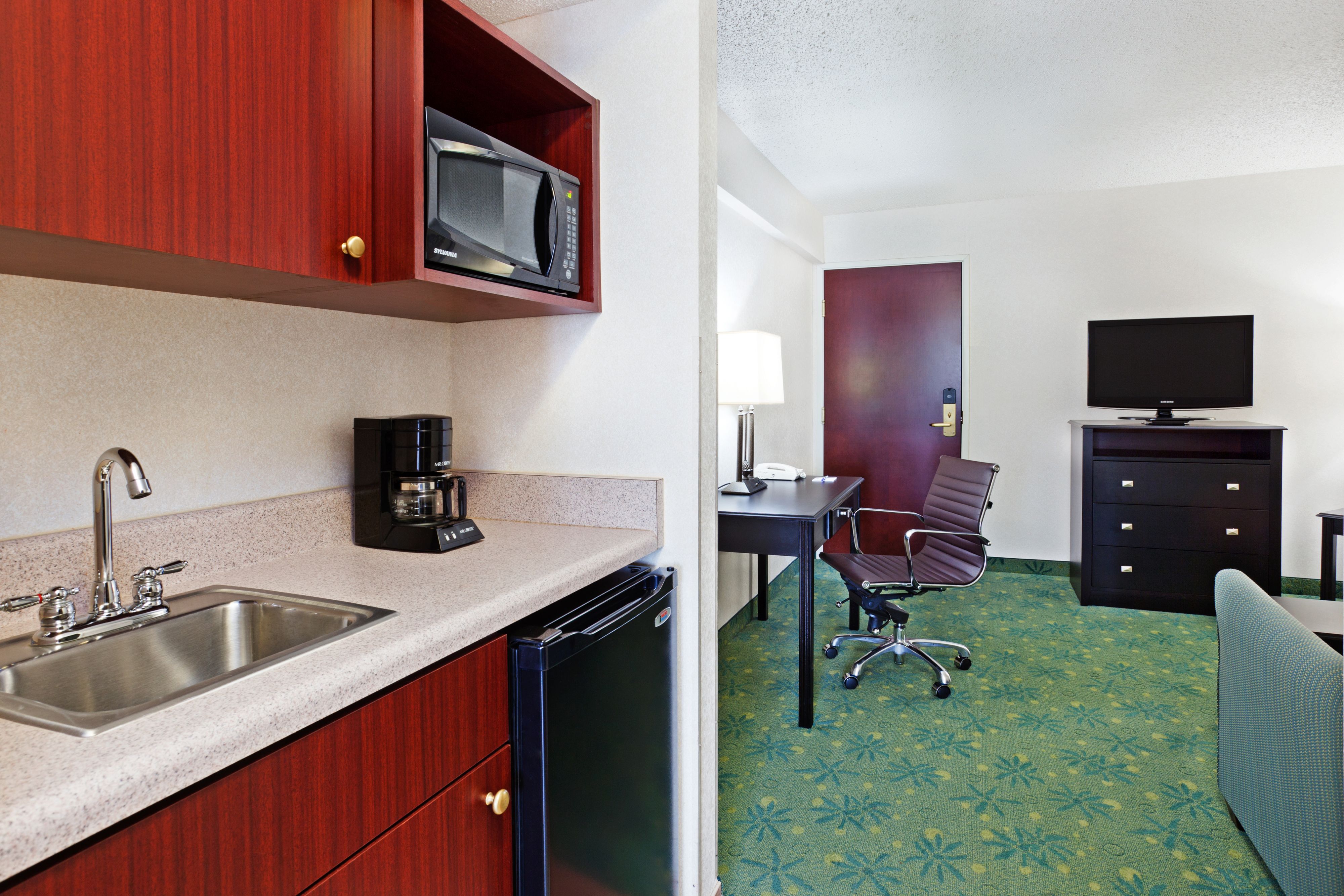 holiday-inn-express-and-suites-duncan-4315155603-original.jpg