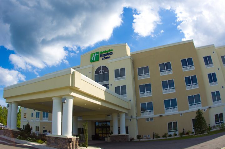 holiday-inn-express-and-suites-havelock-2533037107-original.jpg