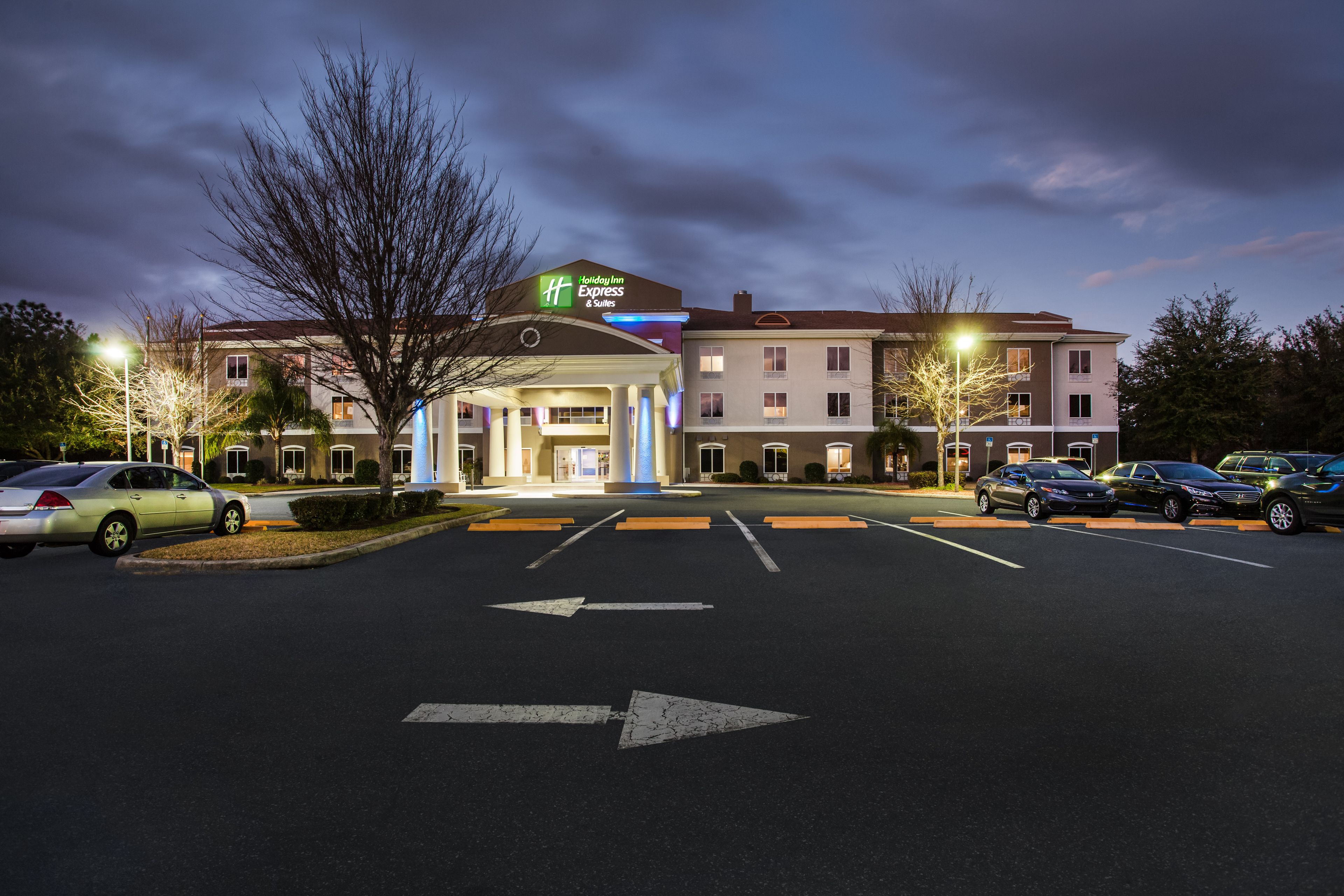 holiday-inn-express-and-suites-lecanto-5455779485-original.jpg