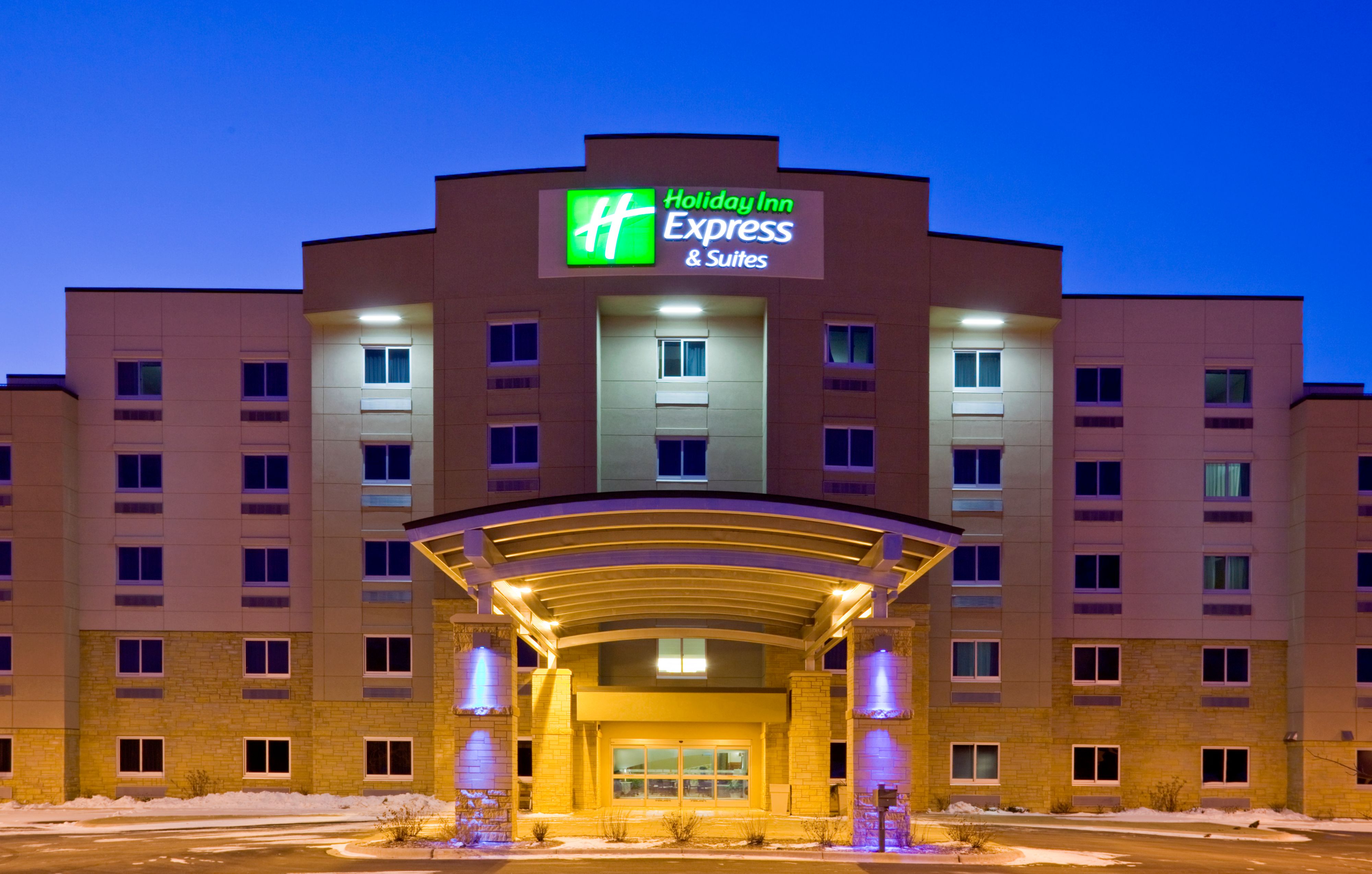 holiday-inn-express-and-suites-mankato-2532492322-original.jpg