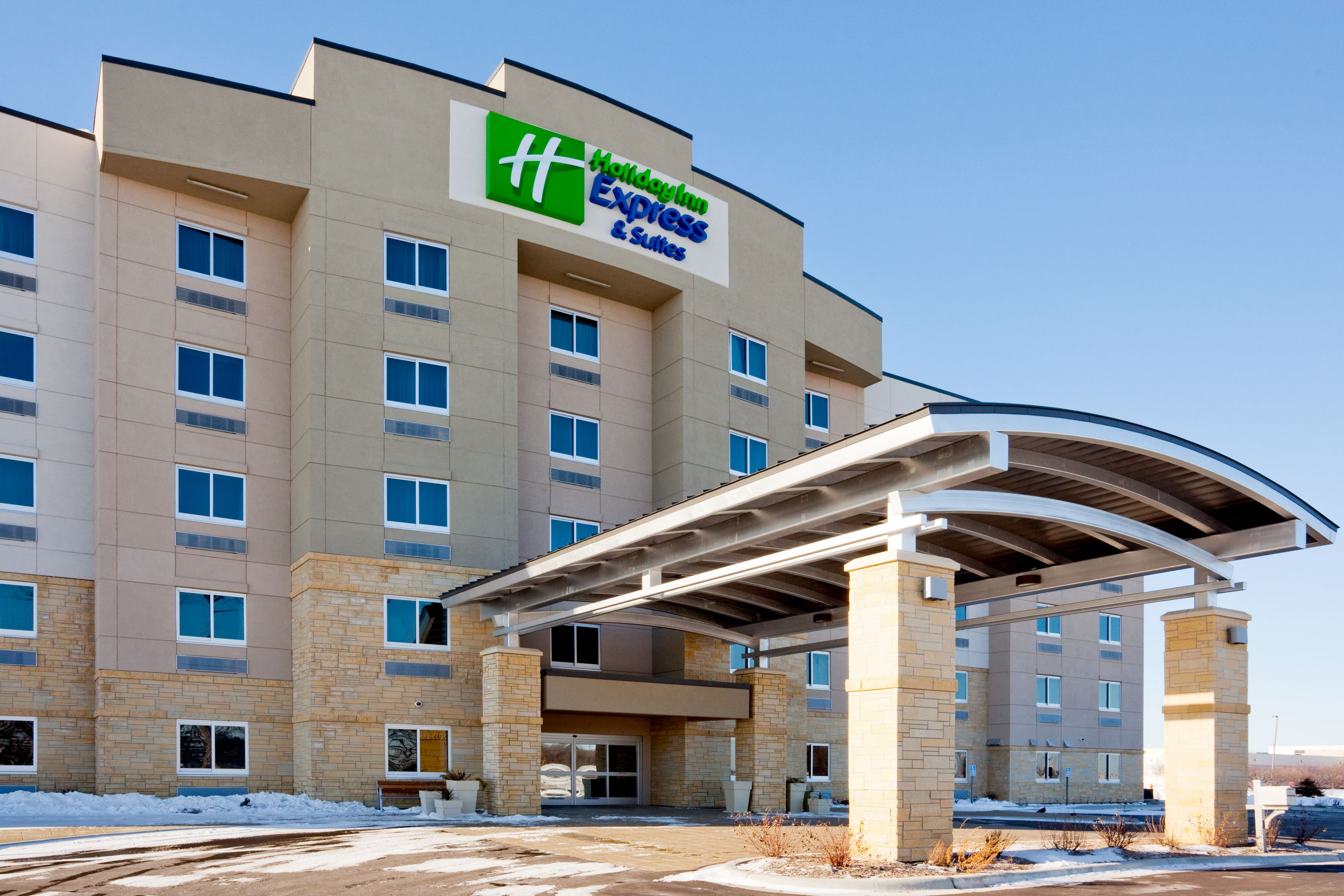 holiday-inn-express-and-suites-mankato-4287981658-original.jpg