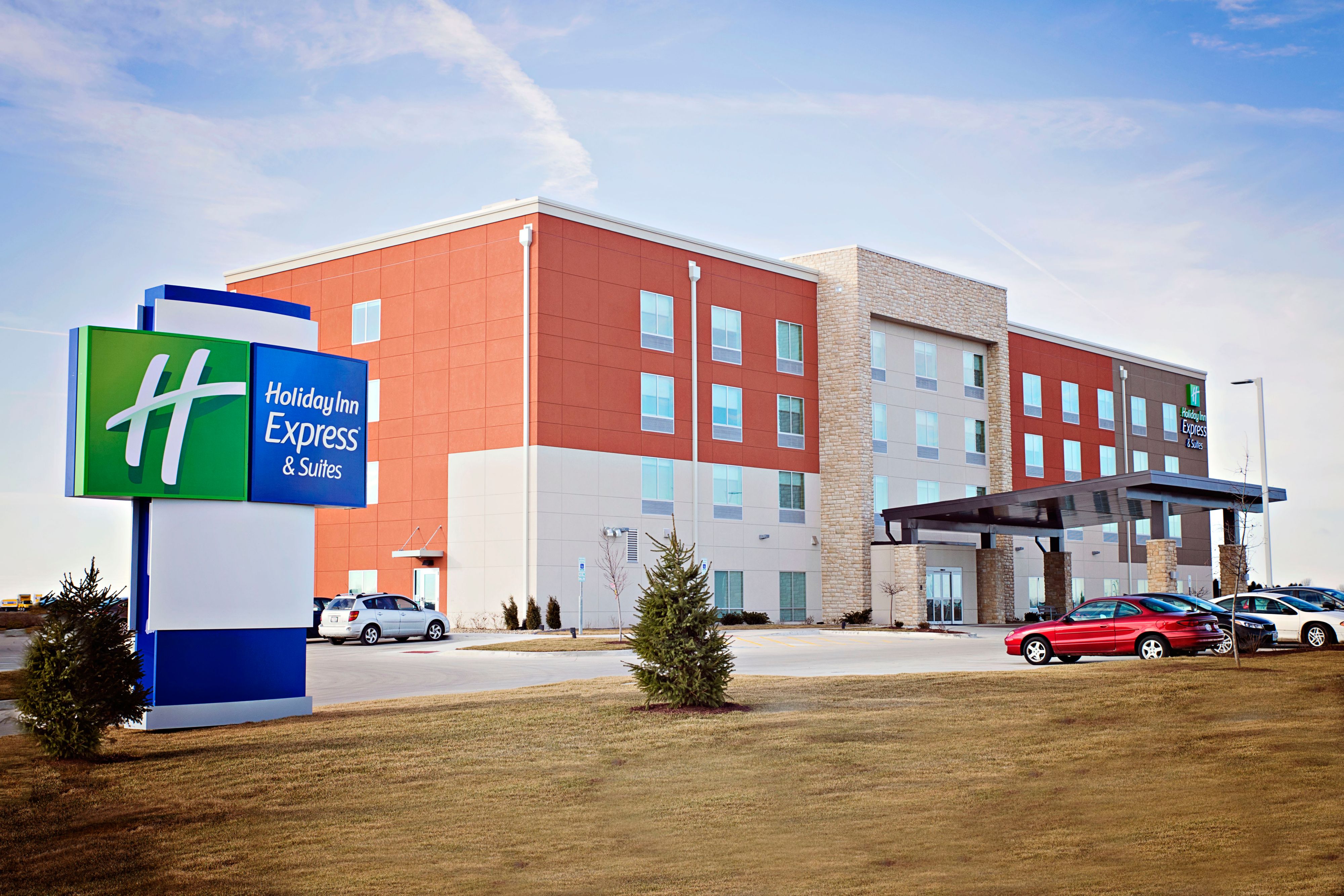 holiday-inn-express-and-suites-rantoul-4953257245-original.jpg