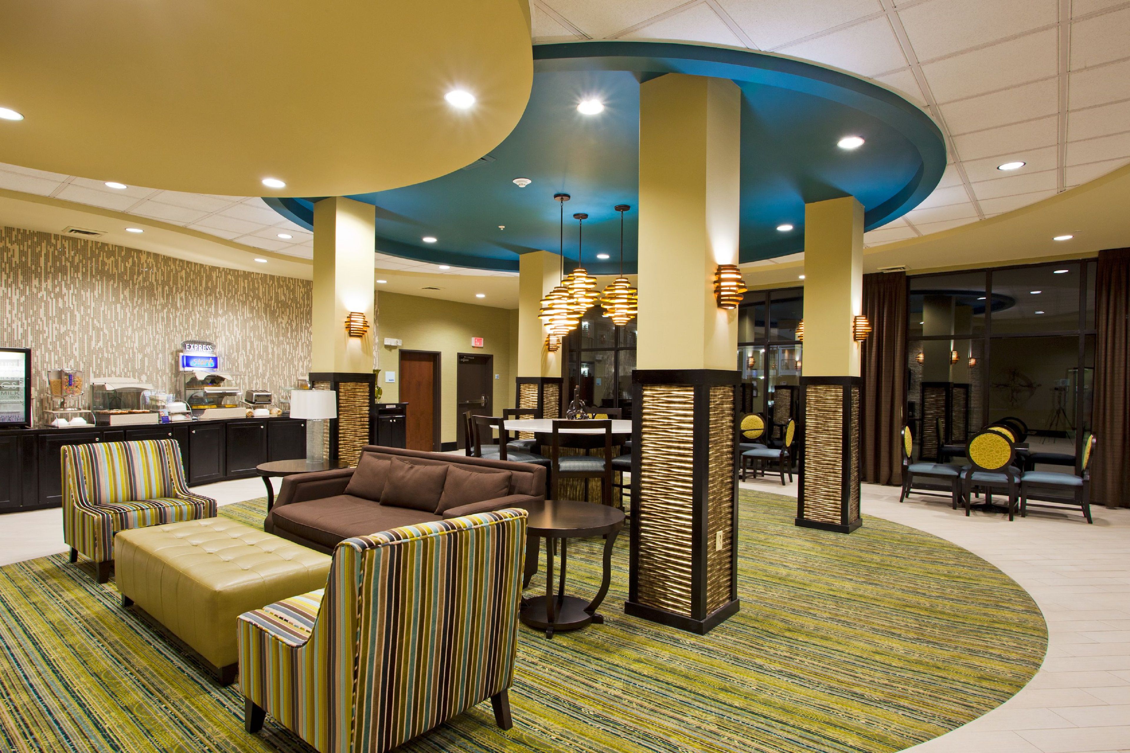 holiday-inn-express-and-suites-waycross-3998570892-original.jpg