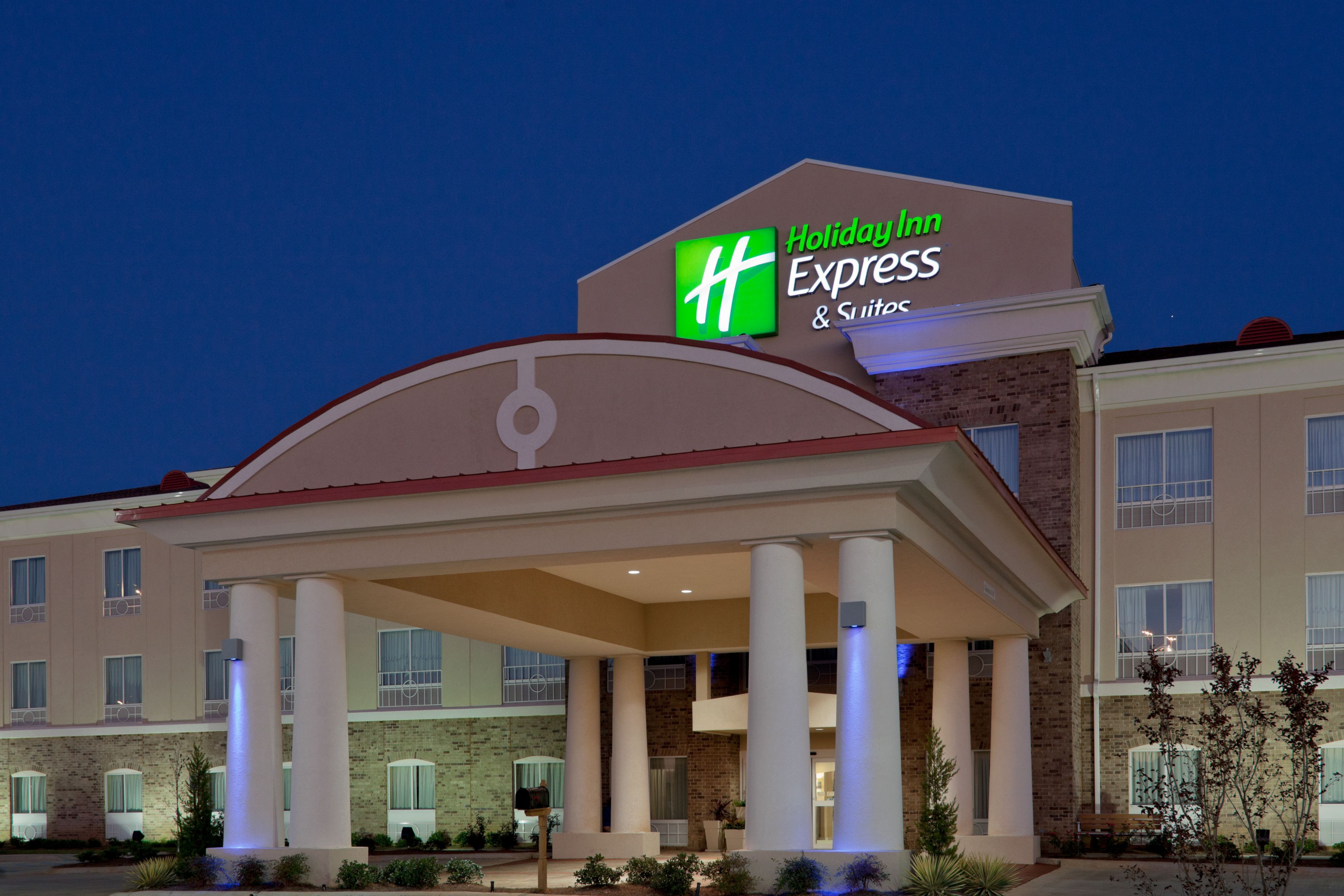 holiday-inn-express-and-suites-winona-2532914619-original.jpg