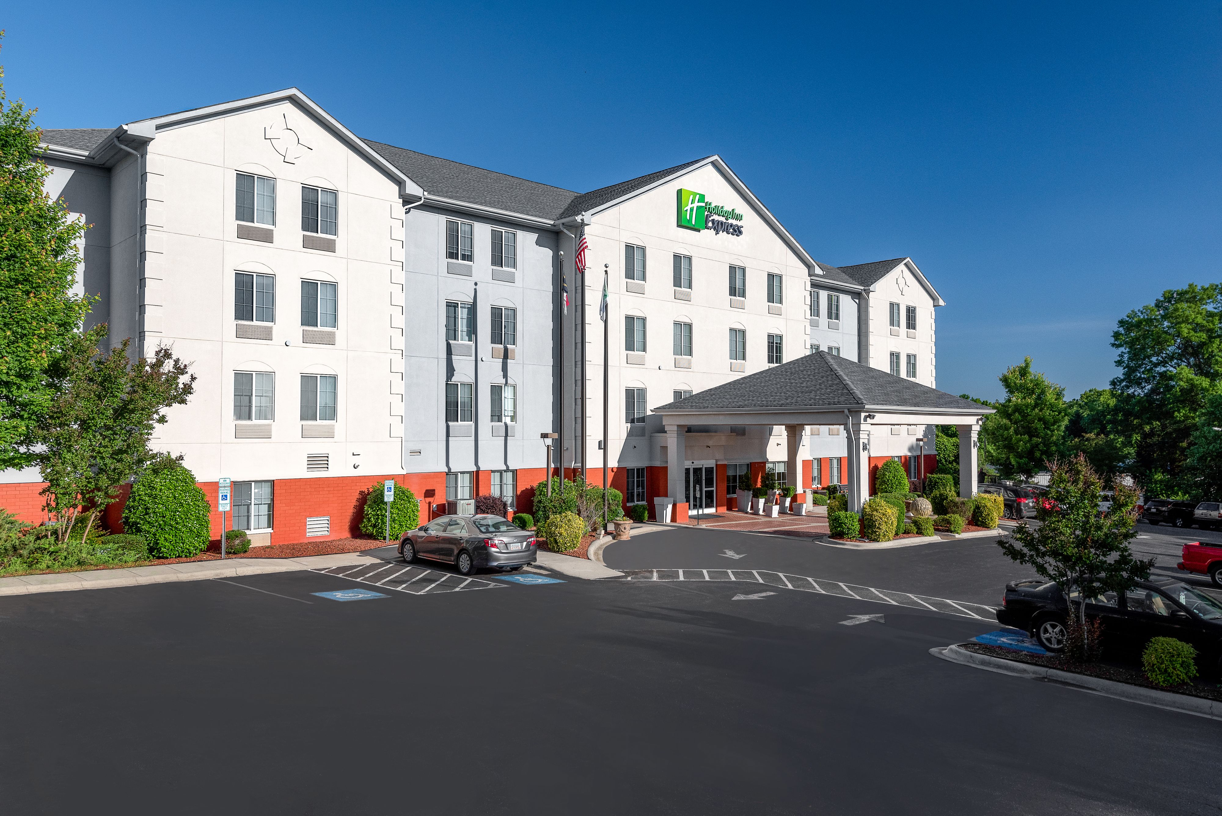 holiday-inn-express-gastonia-5049819196-original.jpg