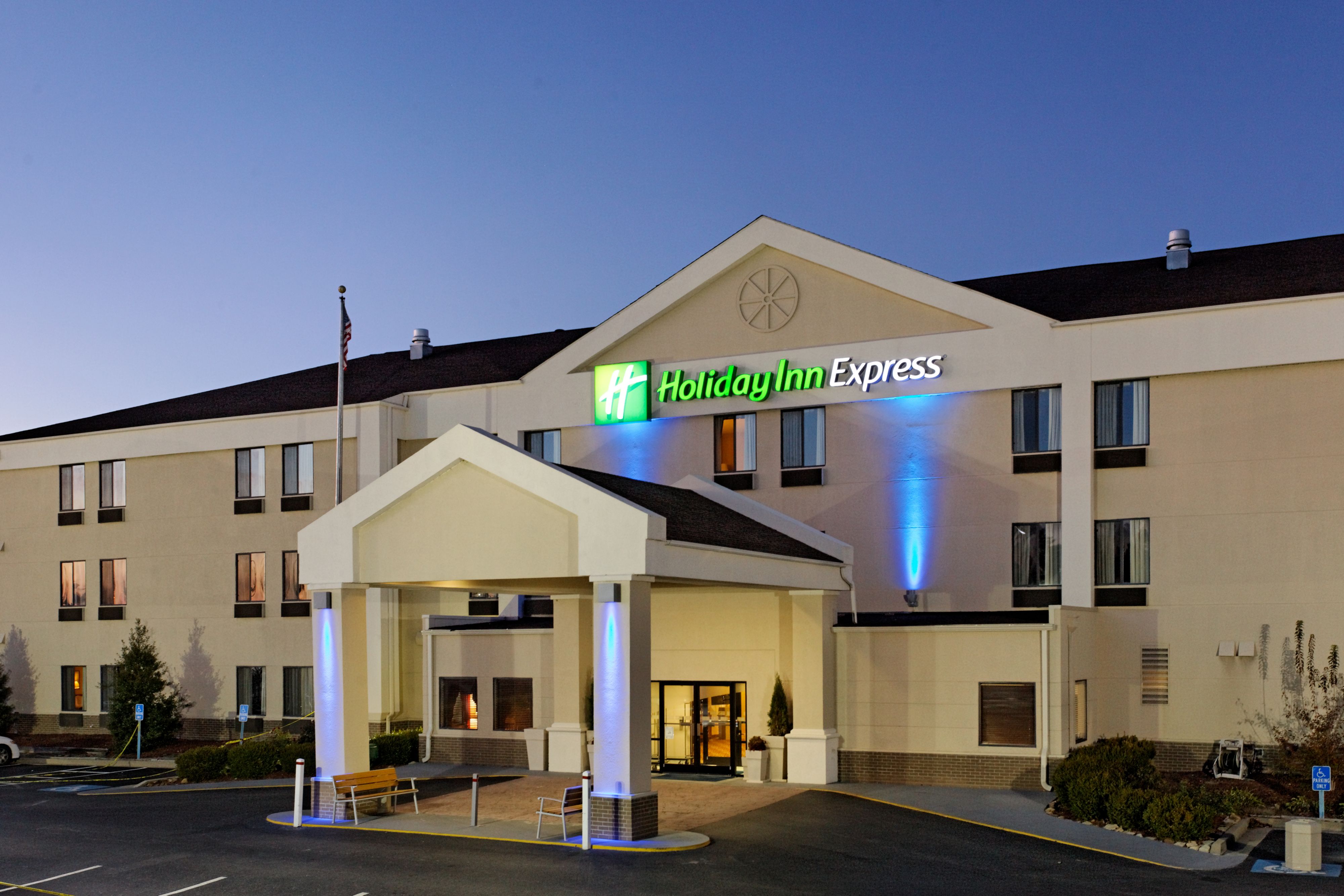 holiday-inn-express-metropolis-4294378607-original.jpg