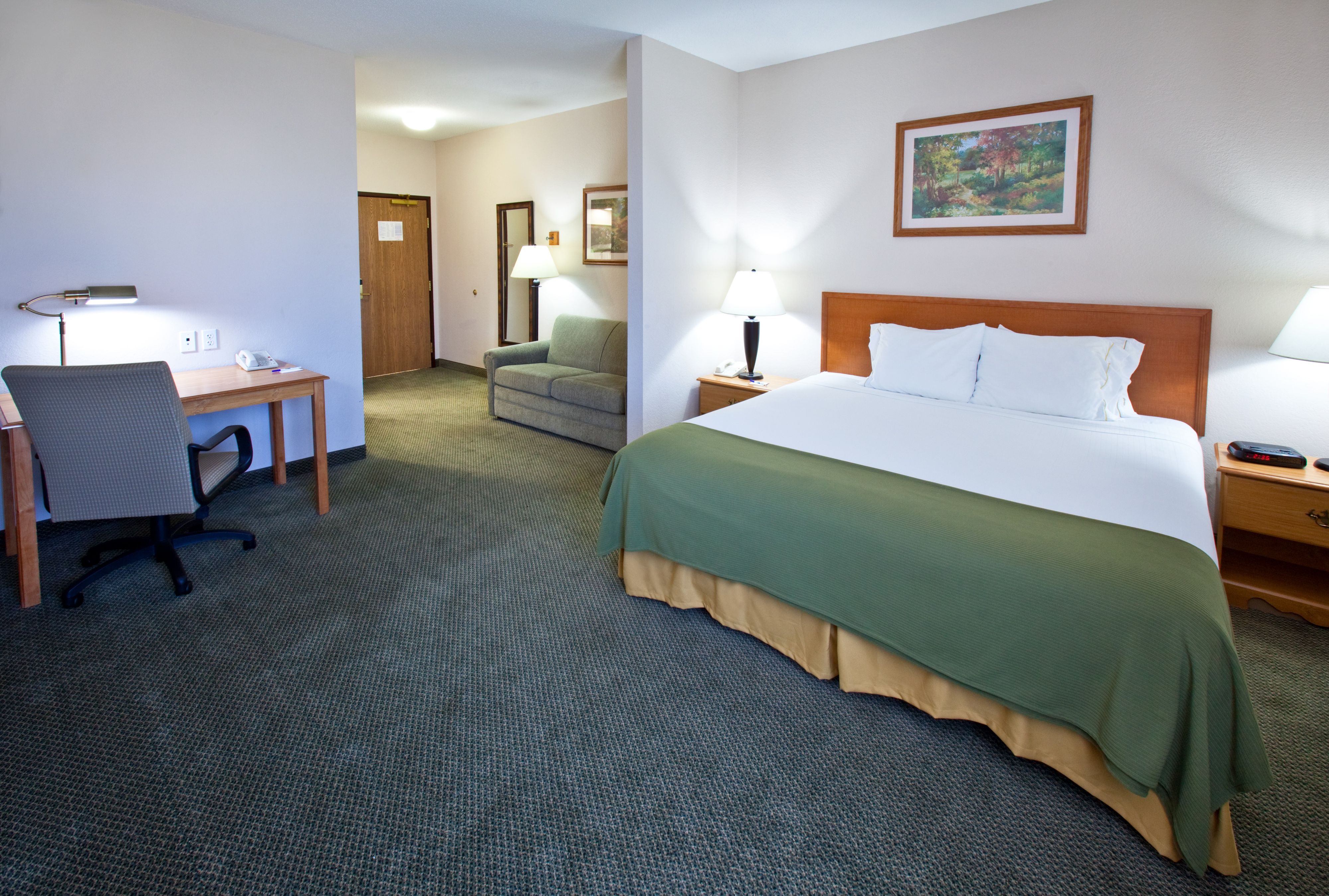 holiday-inn-express-pella-3714926478-original.jpg