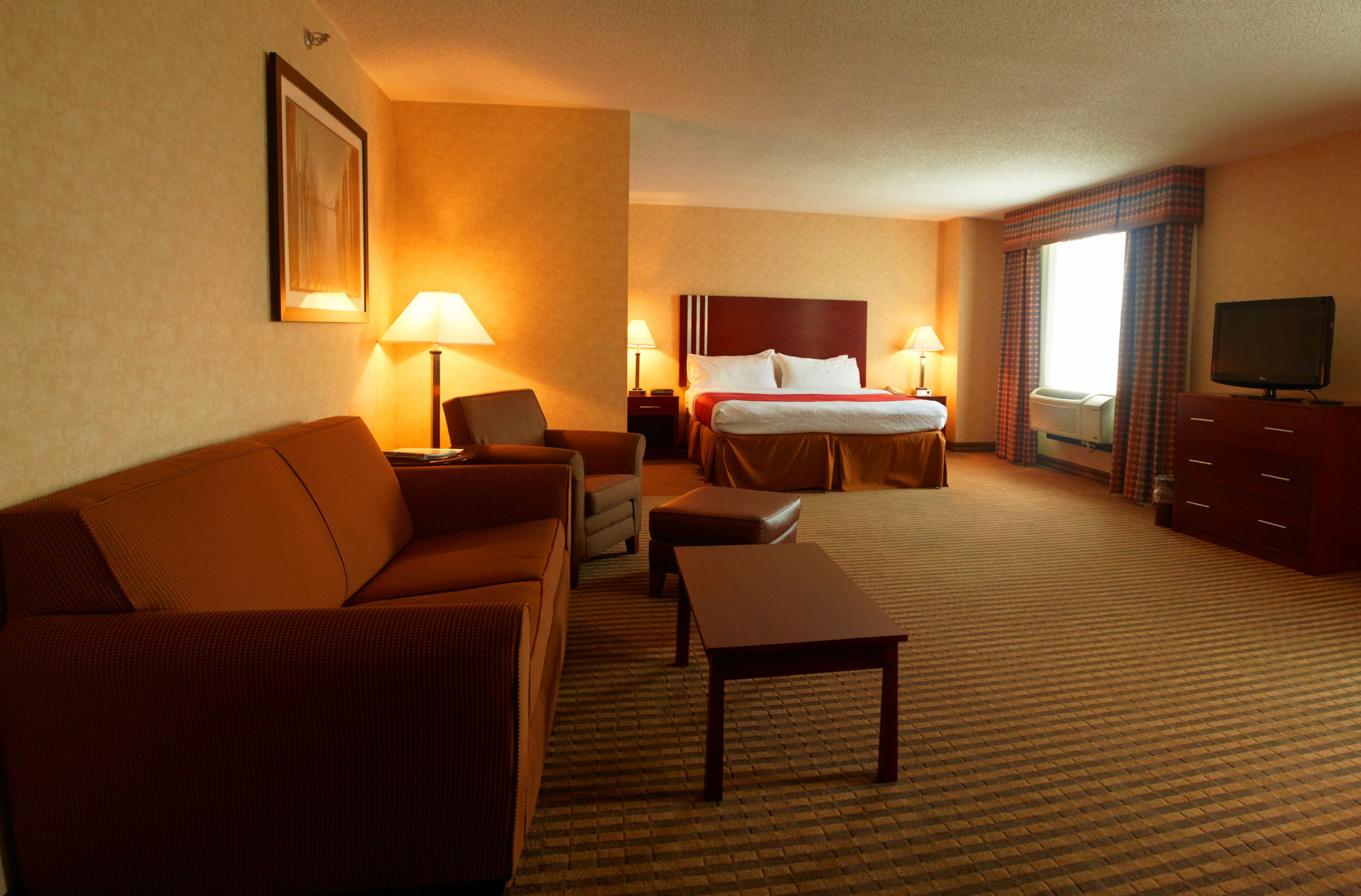 holiday-inn-lynchburg-4017175699-original.jpg