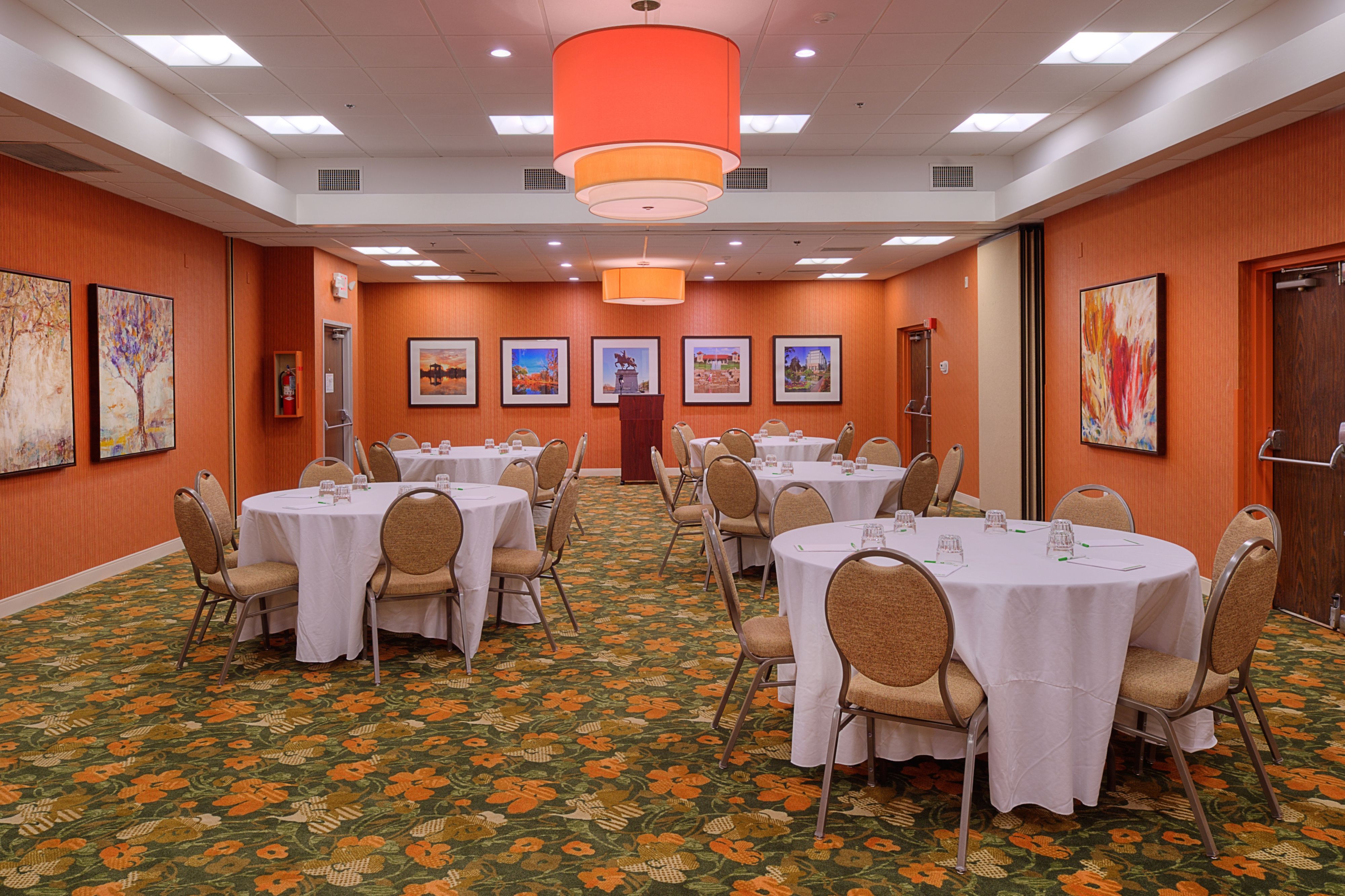 holiday-inn-st.-louis-4026368512-original.jpg