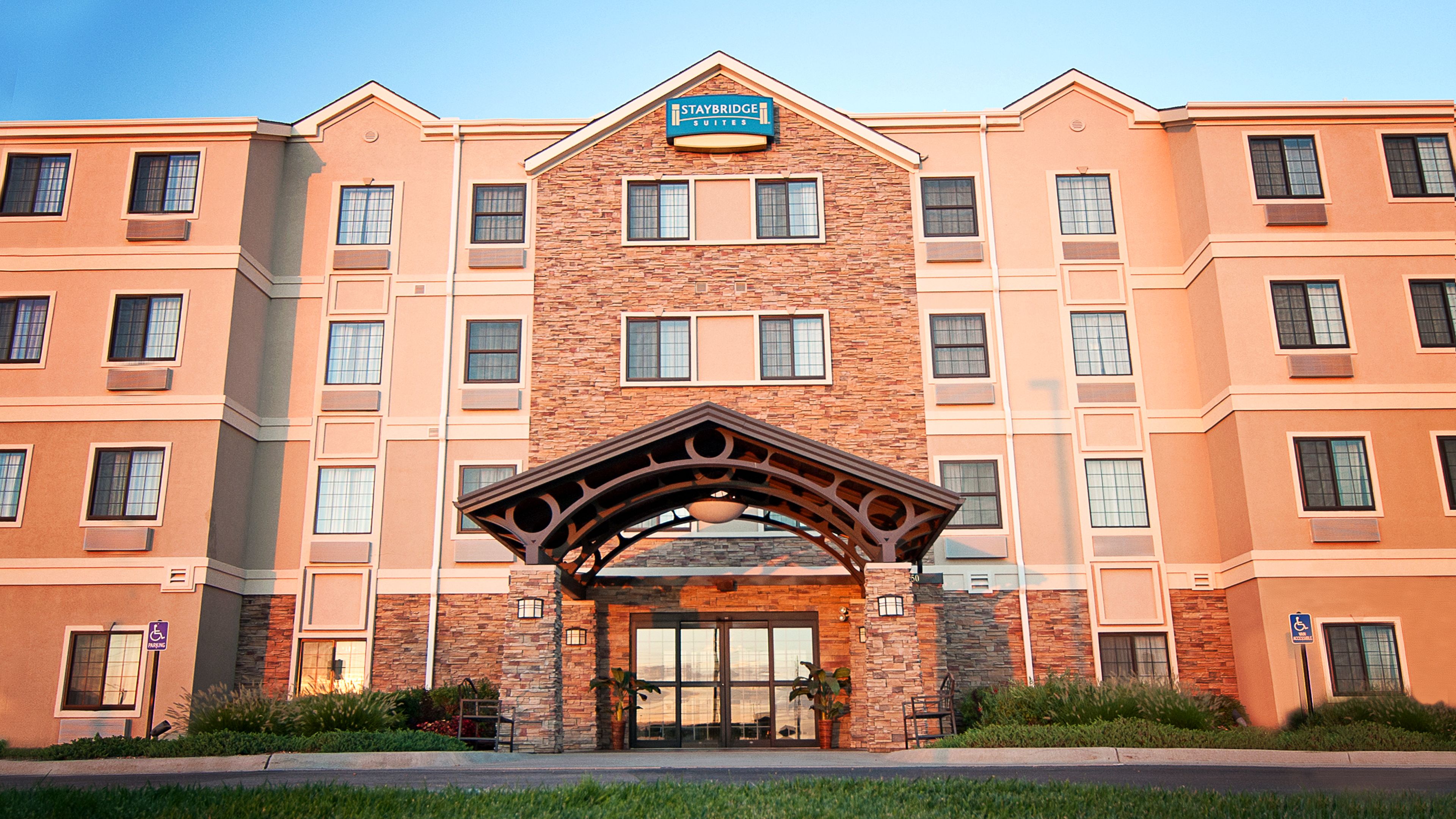 staybridge-suites-wichita-4222911365-original.jpg