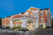 holiday-inn-express-and-suites-gananoque-5596873117-original.jpg