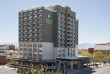 holiday-inn-express-and-suites-redding-4320728106-original.jpg